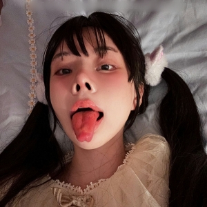 金钱钱(桐下爱希)@顶级双马尾萝莉 私拍合集[99P+110V/5.8G]